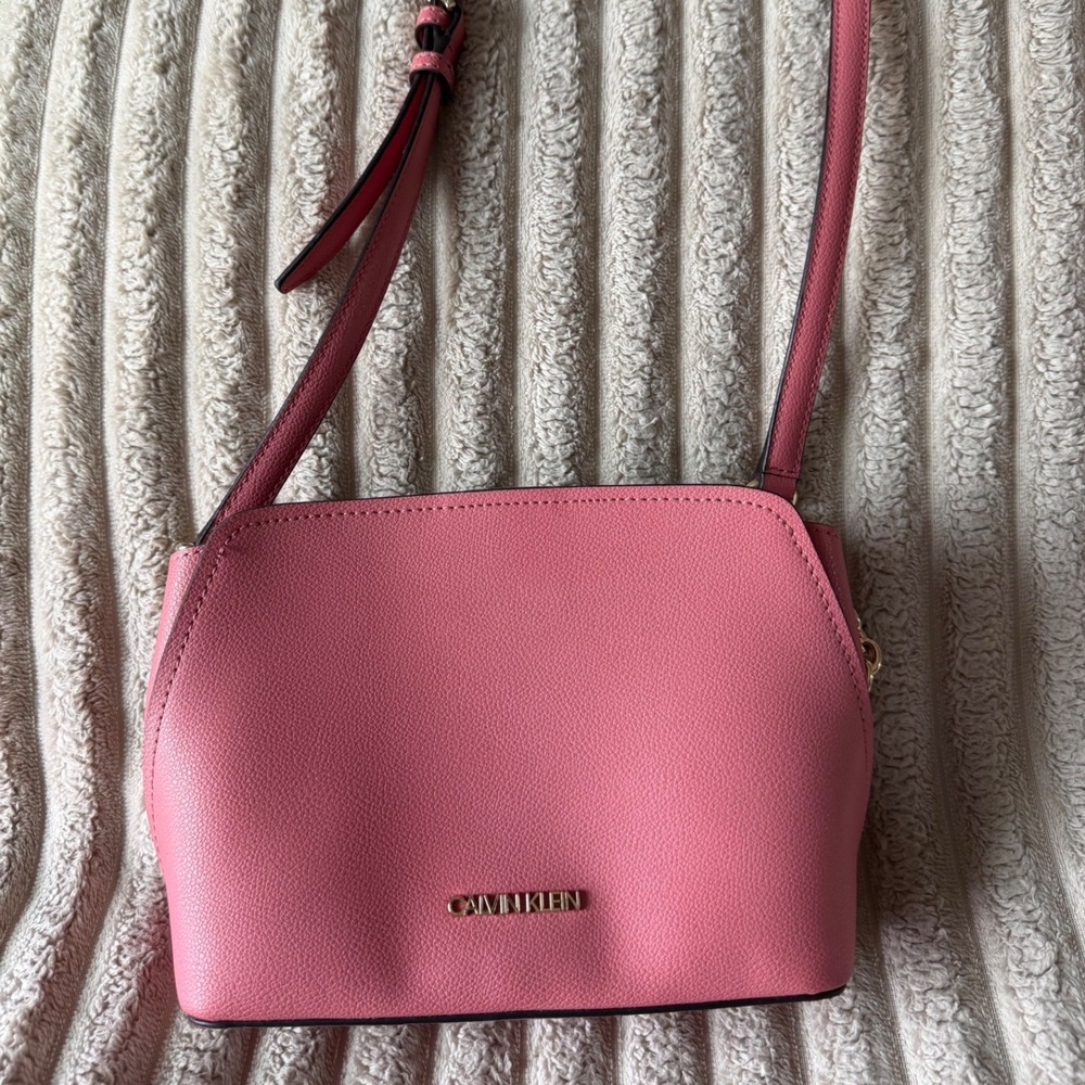 Calvin Klein‎ Pink Faux Leather Crossbody Bag Gold Hardware H0GERCS2